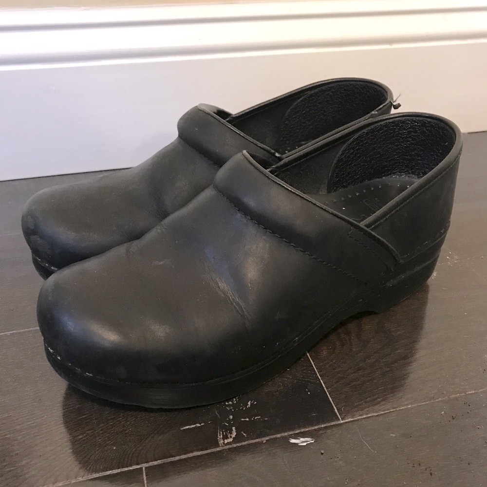 Black Leather Danskos